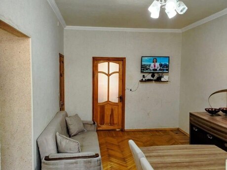 2 otaqlı köhnə tikili - Memar Əcəmi m. - 60 m²