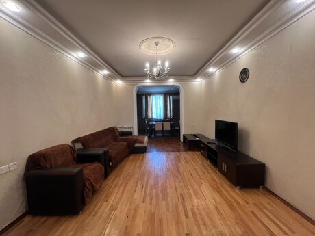 Elan №6275014 - Bakı, Şah İsmayıl Xətai m., 3 otaqlı, 85 m², 1/4 mərtəbə