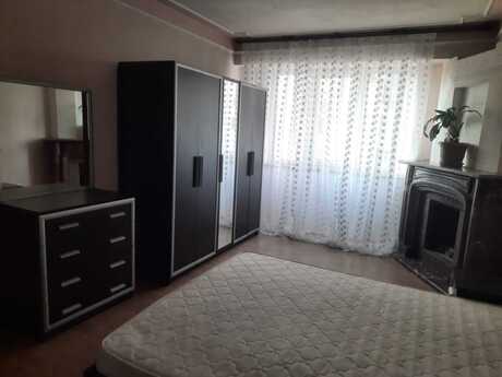 4 otaqlı köhnə tikili - Nəsimi r. - 85 m²