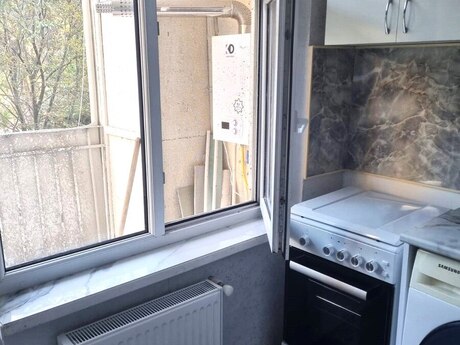 1 otaqlı köhnə tikili - Xalqlar Dostluğu m. - 42 m²