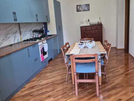 3-комнатная квартира, 135 м², Elmlər Akademiyası: 435 000 ₼ 2