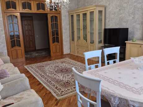 Объявление №6275265 - Баку, м. Элмляр Академиясы, 3-комн., 135 м², 2/11 этаж