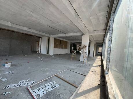 Obyekt - İnşaatçılar m. - 810 m²