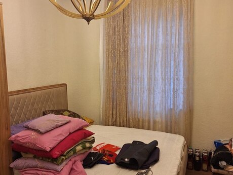 4 otaqlı həyət evi/bağ evi - Şüvəlan q. - 170 m²