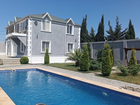 4 otaqlı həyət evi/bağ evi - Şüvəlan q. - 200 m²