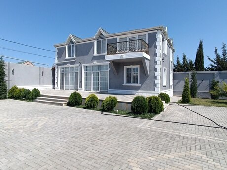4 otaqlı həyət evi/bağ evi - Şüvəlan q. - 200 m²