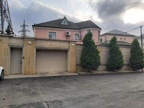 12 otaqlı həyət evi/bağ evi - Köhnə Günəşli q. - 341 m²