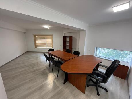 4 otaqlı ofis - Ağ şəhər q. - 182 m²