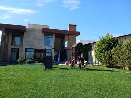 5 otaqlı həyət evi/bağ evi - Bilgəh q. - 400 m²