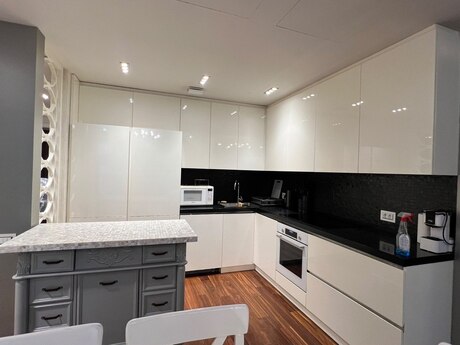 3-room new-build apartment for rent in Port Baku Residence, 114 m², 3 500 AZN/mo, photo 5 / 12