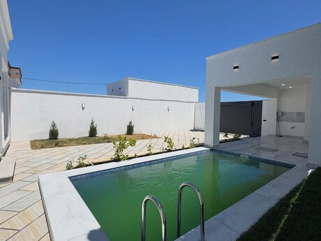 4 otaqlı həyət evi/bağ evi - Şüvəlan q. - 130 m²
