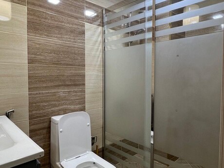 3-room new-build apartment for rent in Port Baku Residence, 115 m², 3 800 AZN/mo, photo 3 / 12