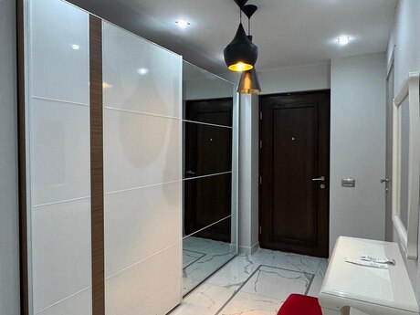 3-room new-build apartment for rent in Port Baku Residence, 115 m², 3 800 AZN/mo, photo 5 / 12
