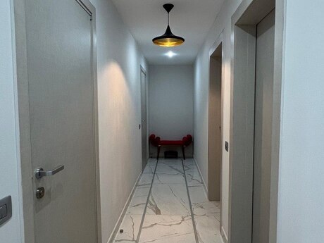 3-room new-build apartment for rent in Port Baku Residence, 115 m², 3 800 AZN/mo, photo 2 / 12