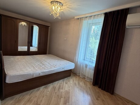 2 otaqlı köhnə tikili - Elmlər Akademiyası m. - 55 m²