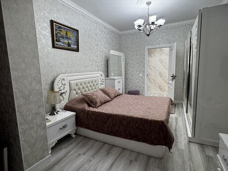 2 otaqlı köhnə tikili - Azadlıq Prospekti m. - 62 m²
