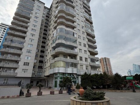 6 otaqlı mənzil, 280 m², Şah İsmayıl Xətai: 749 999 ₼ 2