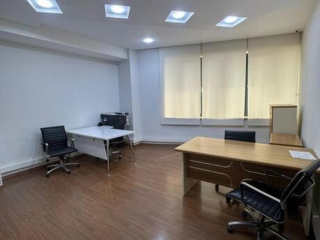 6 otaqlı mənzil, 310 m², Nizami: 780 000 ₼ 3