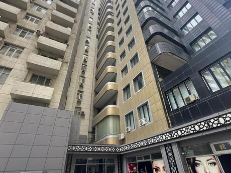 6 otaqlı mənzil, 310 m², Nizami: 780 000 ₼ 2