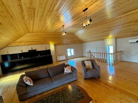 4 otaqlı həyət evi/bağ evi - Novxanı q. - 240 m²