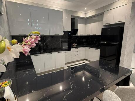 3-комн. новостройка - м. Шах Исмаил Хатаи - 160 м²