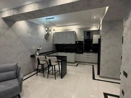 3-комн. новостройка - м. Шах Исмаил Хатаи - 160 м²