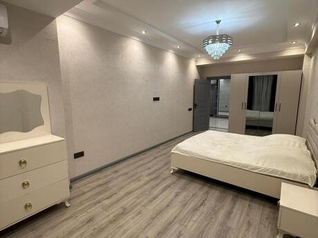 3-комн. новостройка - м. Шах Исмаил Хатаи - 160 м²