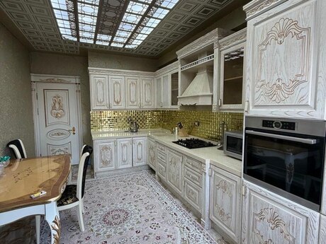 4 otaqlı yeni tikili - 8-ci mikrorayon q. - 155 m²