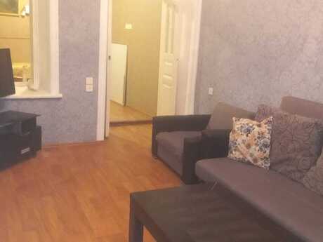 Elan №6277009 - Bakı, 28 May m., 2 otaqlı, 50 m², 1/3 mərtəbə
