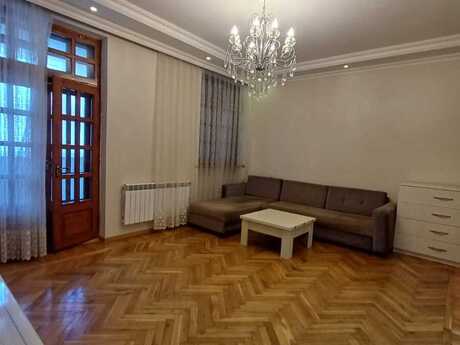 Elan №6277026 - Bakı, 28 May m., 2 otaqlı, 70 m², 5/5 mərtəbə