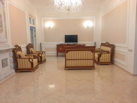 Аренда: 4-комнатная квартира, 175 м², Sahil: 2 400 ₼/мес 5