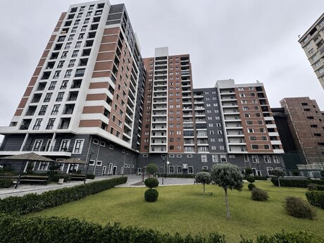 3-комн. новостройка - м. 8 ноября - 105 м²