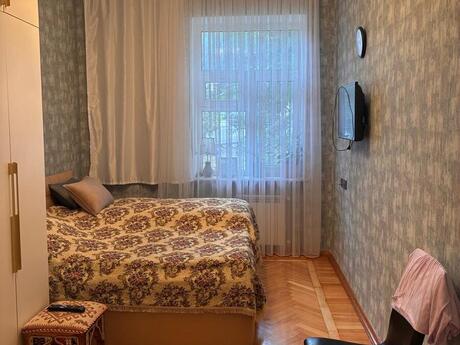 3 otaqlı köhnə tikili - Nizami m. - 75 m²