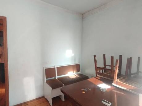 3 otaqlı köhnə tikili - Həzi Aslanov m. - 45 m²