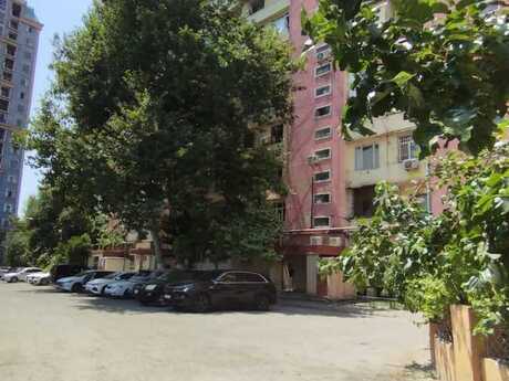 2 otaqlı köhnə tikili - 8-ci mikrorayon q. - 65 m²