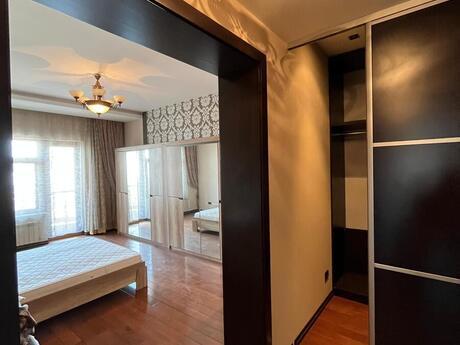 4 otaqlı mənzil, 200 m², Sahil: 685 000 ₼ 3