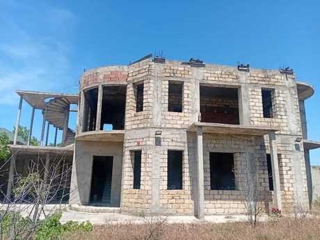 5 otaqlı həyət evi/bağ evi - Novxanı q. - 240 m²