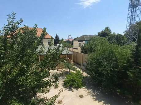5 otaqlı həyət evi/bağ evi - Novxanı q. - 240 m²