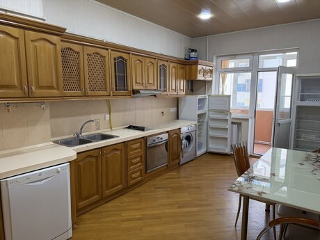Объявление №6277639 - Баку, м. Нариман Нариманов, 3-комн., 165 м², 7/10 этаж