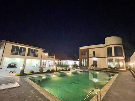 5 otaqlı həyət evi/bağ evi - Şüvəlan q. - 258 m²