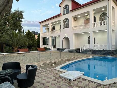 8 otaqlı həyət evi/bağ evi - Şüvəlan q. - 450 m²