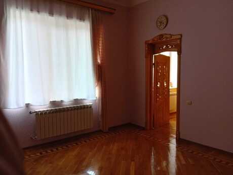 5 otaqlı həyət evi/bağ evi - Sabunçu r. - 140 m²