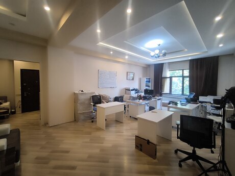 4 otaqlı ofis - Azadlıq Prospekti m. - 160 m²