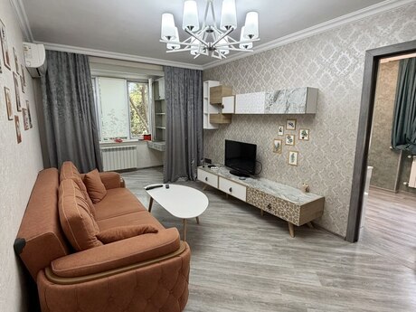 2 otaqlı köhnə tikili - Elmlər Akademiyası m. - 55 m²