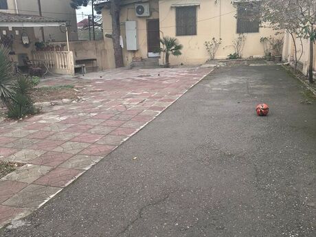 4 otaqlı həyət evi/bağ evi - Binəqədi r. - 290 m²