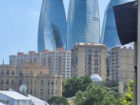 2 otaq · 47 m² · 3/5 mərtəbə, İçəri Şəhər
