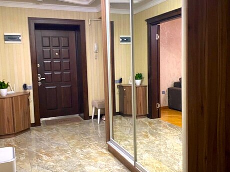 3-комн. вторичка - м. Элмляр Академиясы - 100 м²