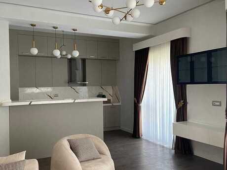 Elan №6278429 - Bakı, Ağ şəhər q., 2 otaqlı, 81 m², 4/8 mərtəbə