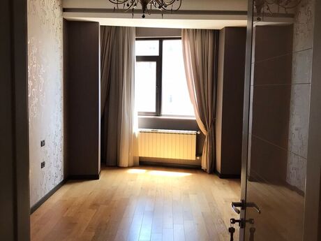 3-комн. новостройка - м. 8 ноября - 127 м²