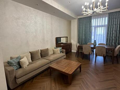 Elan №6278527 - Bakı, Ağ şəhər q., 3 otaqlı, 130 m², 4/7 mərtəbə